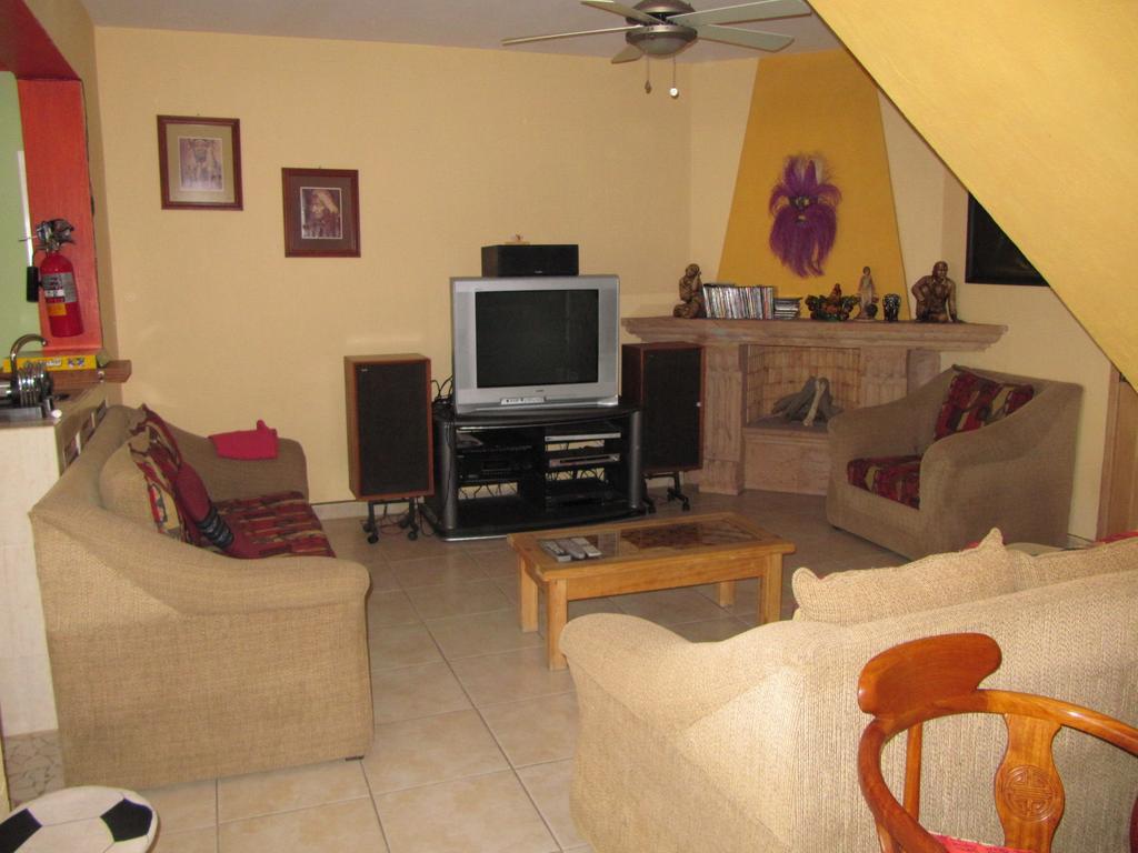 La Puerta Violeta Guesthouse & Spa San Juan Cosalá Extérieur photo