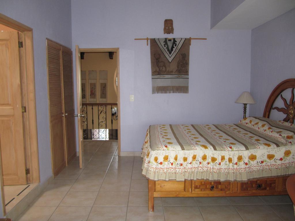 La Puerta Violeta Guesthouse & Spa San Juan Cosalá Chambre photo