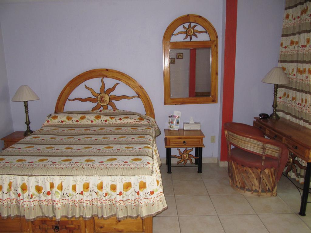 La Puerta Violeta Guesthouse & Spa San Juan Cosalá Chambre photo